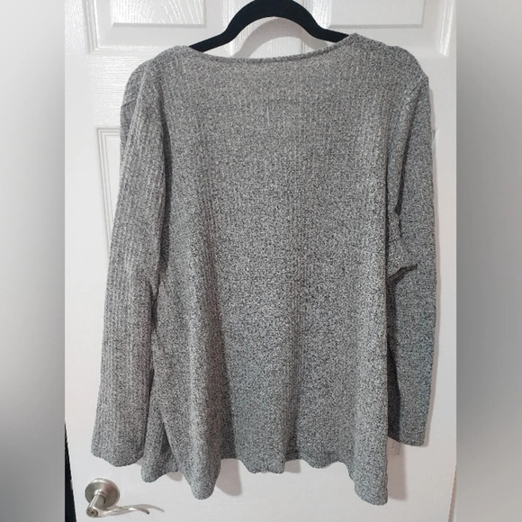 Lane Bryant Light Gray Knit Lace Up Tie Front Long Sleeve Sweater in Size 18/20 - Picture 8 of 9